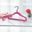 Kép 2/7 - Csúszásmentes bársony ruhaakasztó 20 darab Pink
