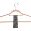 Kép 7/9 - Csúszásmentes bársony akasztók nyakkendőrendezővel 20 db világos rózsaszín